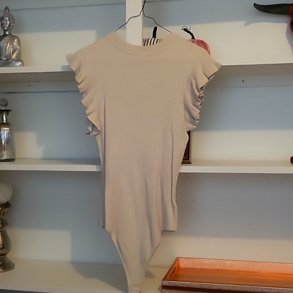 Adorable sweater sleepless body suit